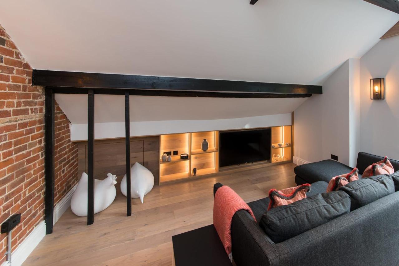 Host & - Pilgrims Rest Apartment