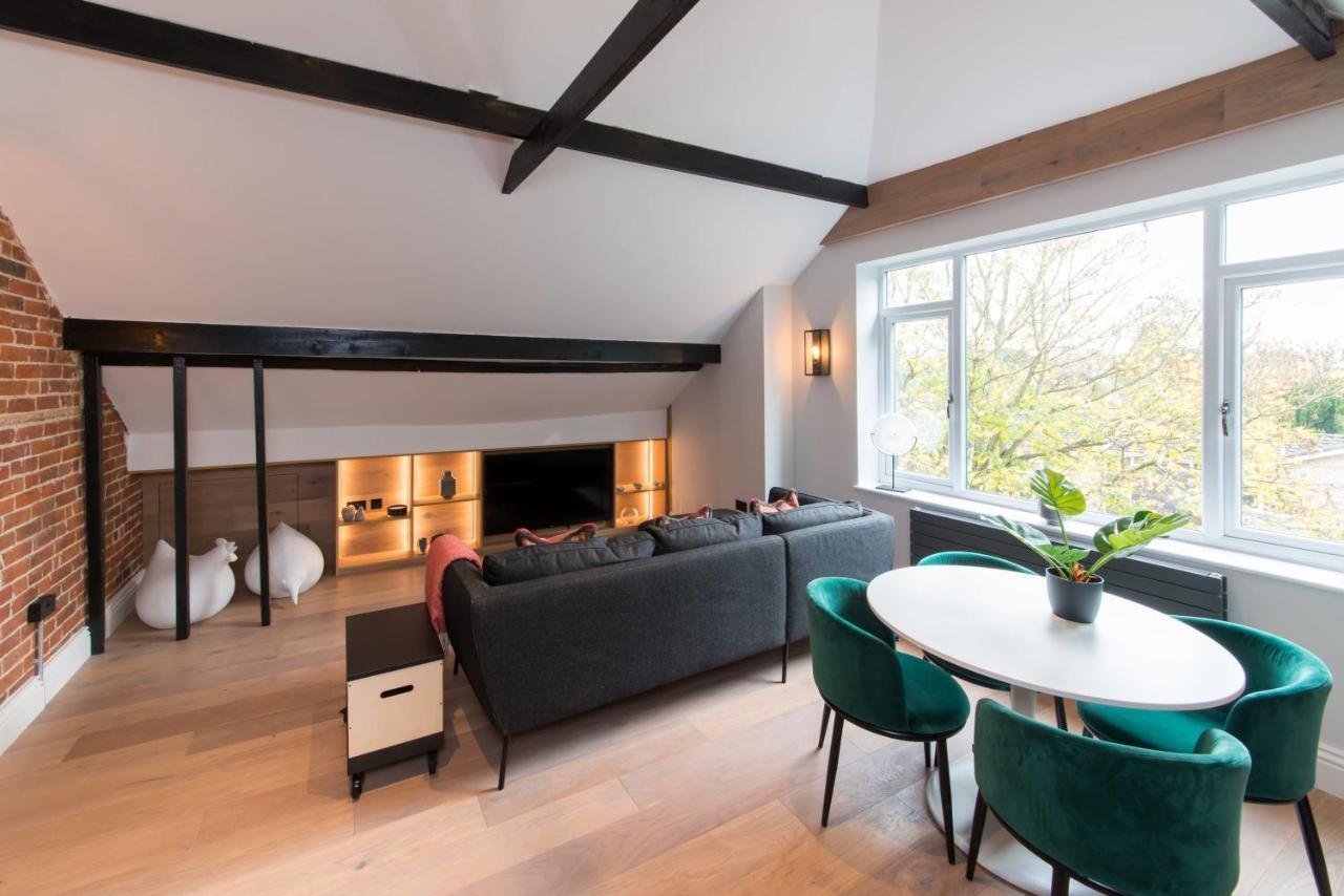 Host & - Pilgrims Rest Apartment