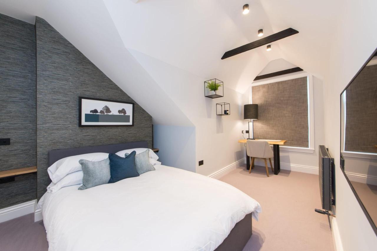 Host & - Pilgrims Rest Apartment Canterbury