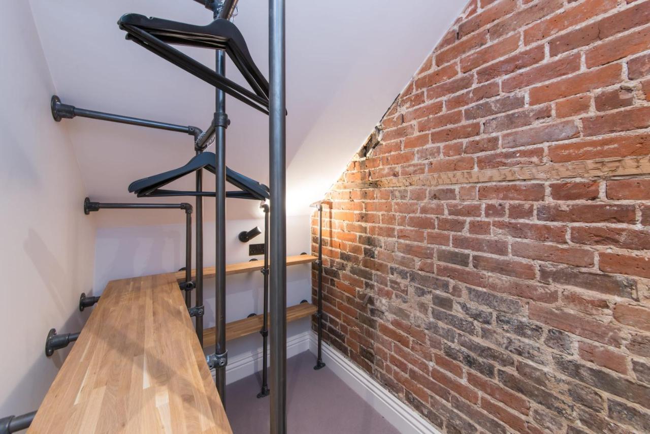 Host & - Pilgrims Rest Apartment *