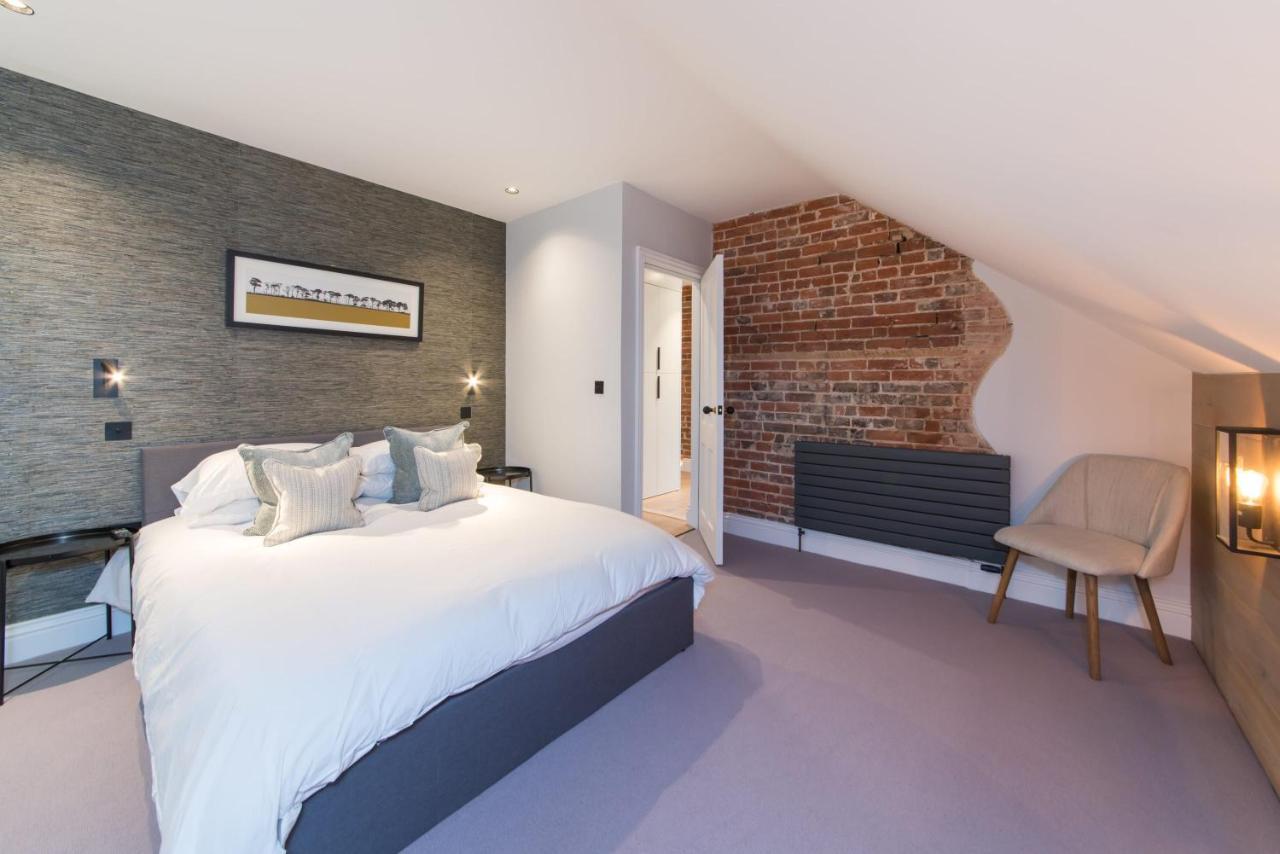 Host & - Pilgrims Rest Apartment Canterbury